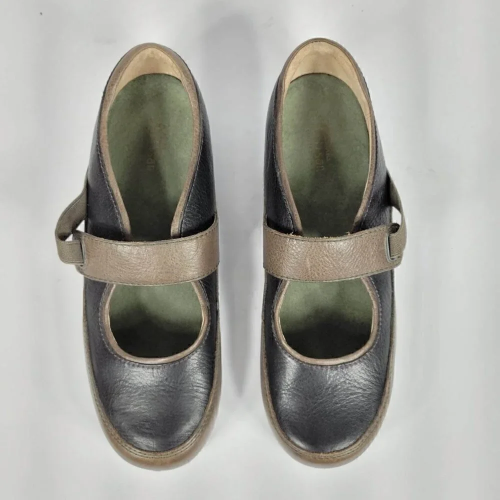 Clarks Artisan Collection Flat Shoes # 212 Size 7.5 M